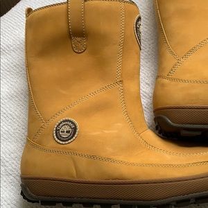 BNWT Timberland Boots - size 8 1/2 M